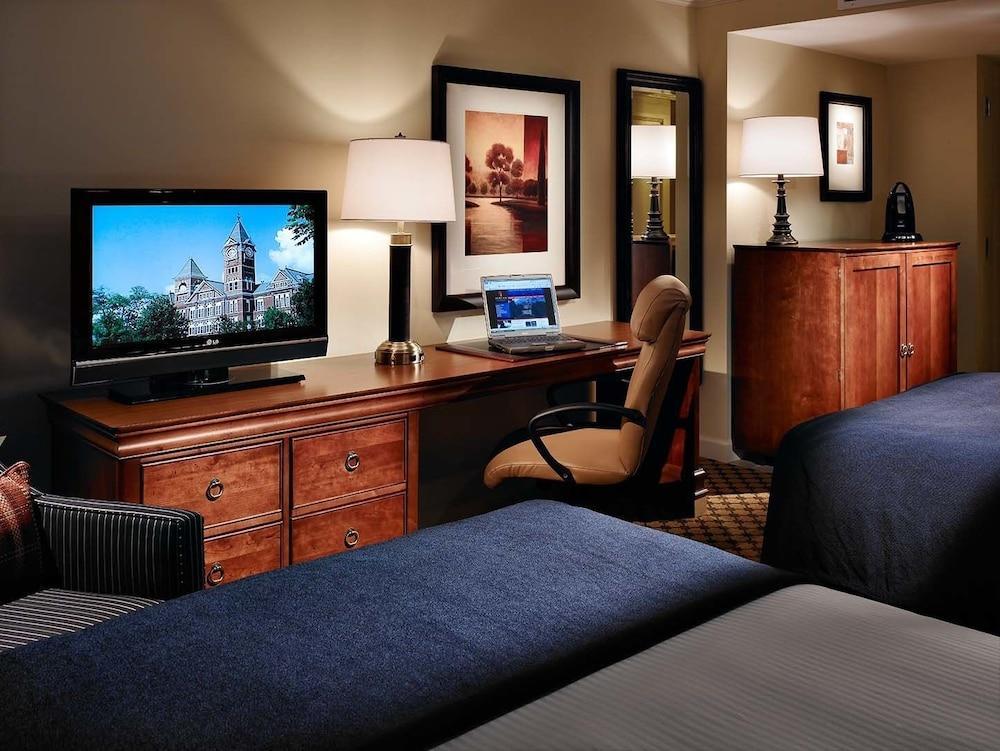 The At 3* Auburn